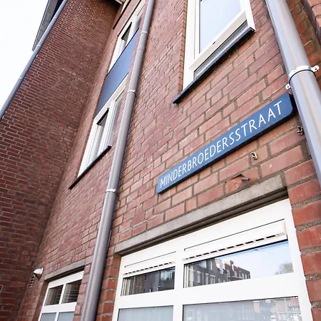 Parade Elluf Bed and breakfast 3*