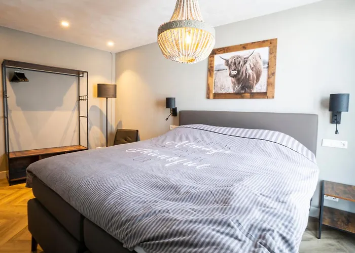 Alojamento de Acomodação e Pequeno-almoço Parade Elluf